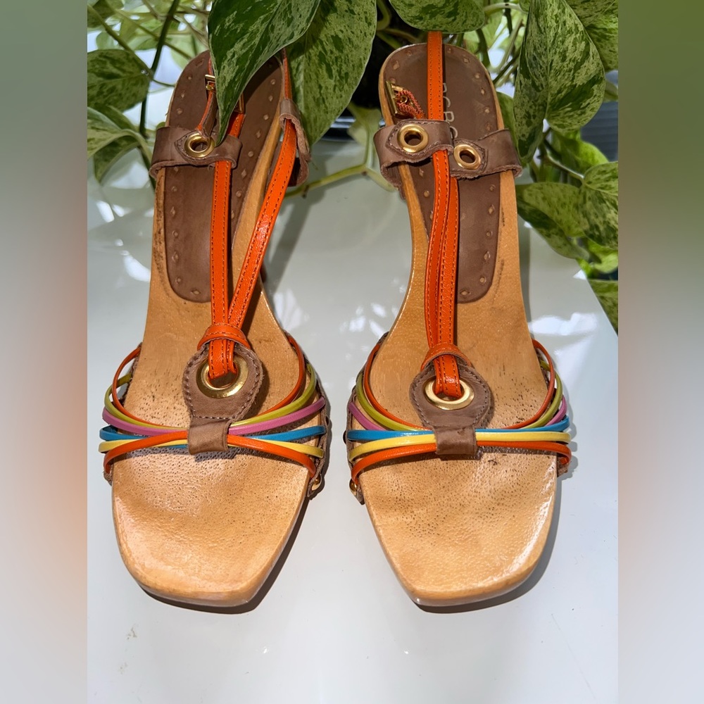 BCBGirls Size 6 Wooden and Leather Multicolored Strappy Sandals. Worn once